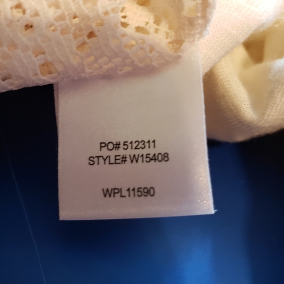 Gemini t shirt with lace detail great graphic NWOT - Picture 7 of 7